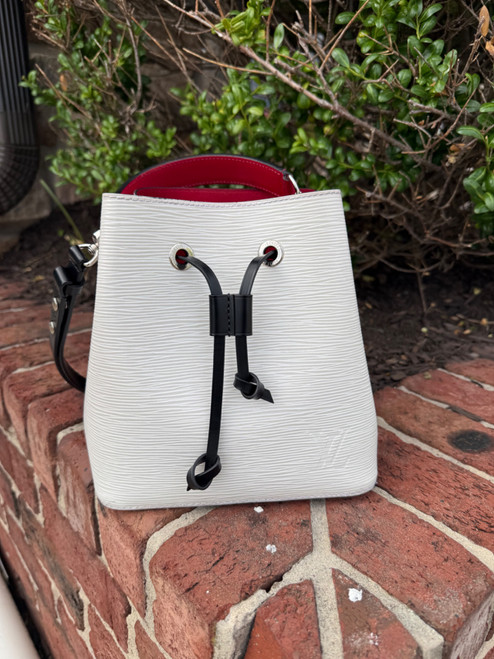 Vist Large View of Product Image Which is Used Louis Vuitton Epi NeoNoe Handbag