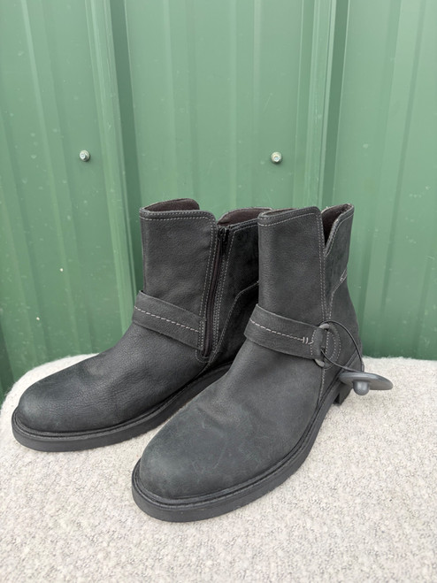 Vist Large View of Product Image Which is Used Clarks Ankle Boots 10