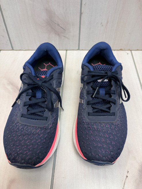 Vist Large View of Product Image Which is Used New Balance Casual Shoes 8.5
