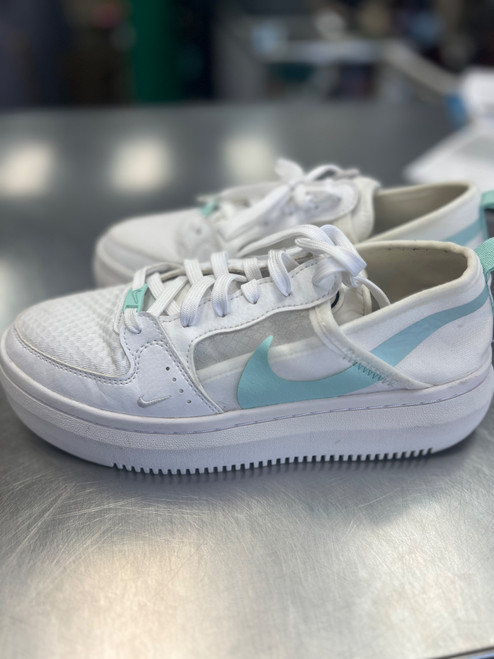 Vist Large View of Product Image Which is Used Nike Performance Shoes 8