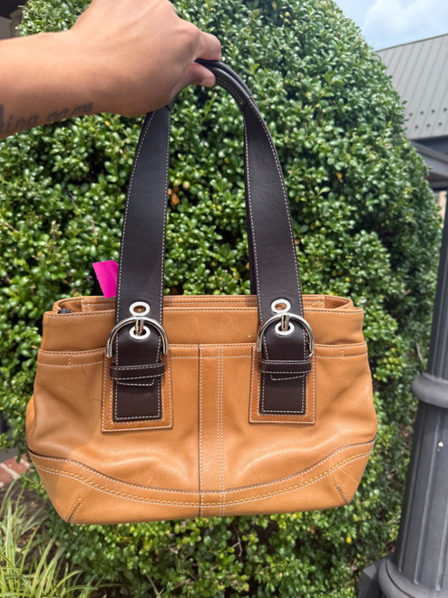 Vist Large View of Product Image Which is Used Coach Vintage Leather Handbag