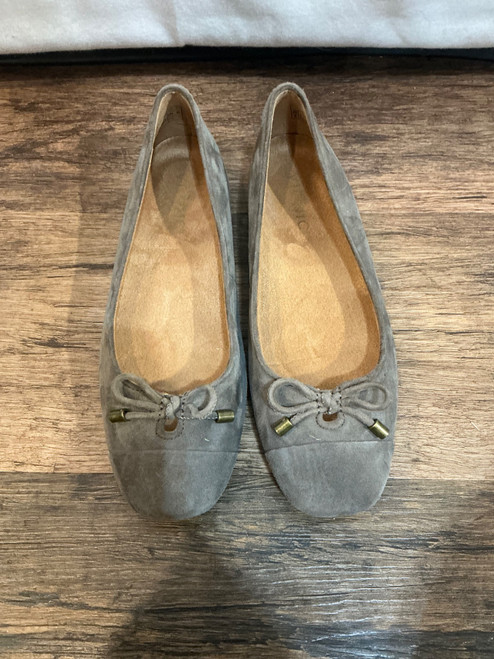 Vist Large View of Product Image Which is Used Vionic Flats 6