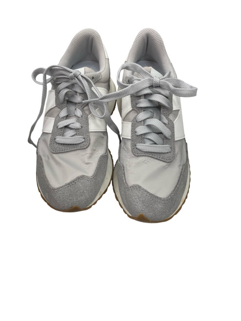Vist Large View of Product Image Which is Used New Balance Casual Shoes 6