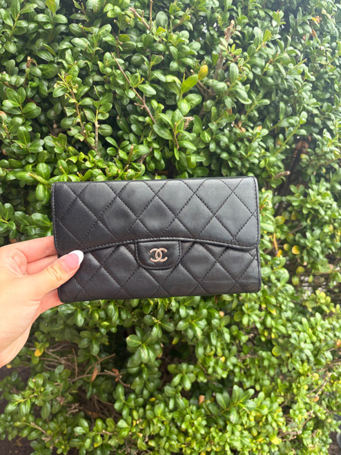 Vist Large View of Product Image Which is Used Chanel leather wallet
