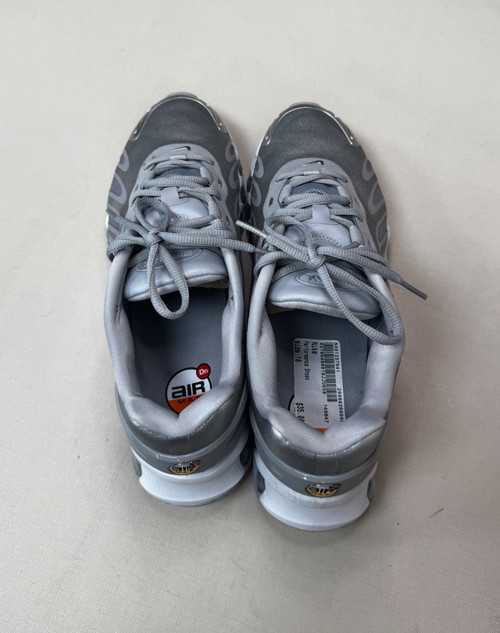 Vist Large View of Product Image Which is Used Nike Performance Shoes 10