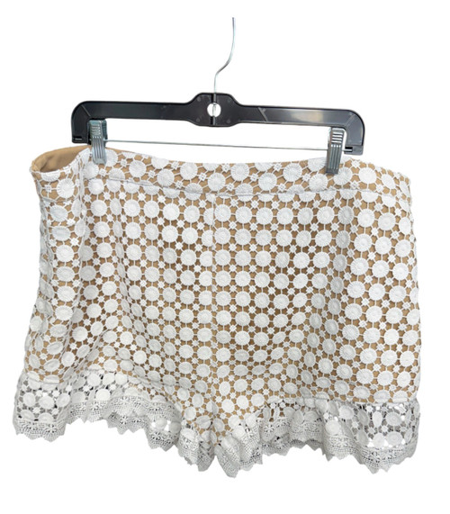 Vist Large View of Product Image Which is Used Amaryllis Shorts 16-33
