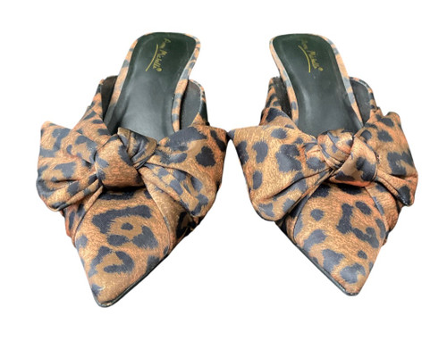 Vist Large View of Product Image Which is Used Anne Michelle Low Heels 10