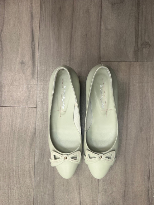 Vist Large View of Product Image Which is Used Unbranded Low Heels 7