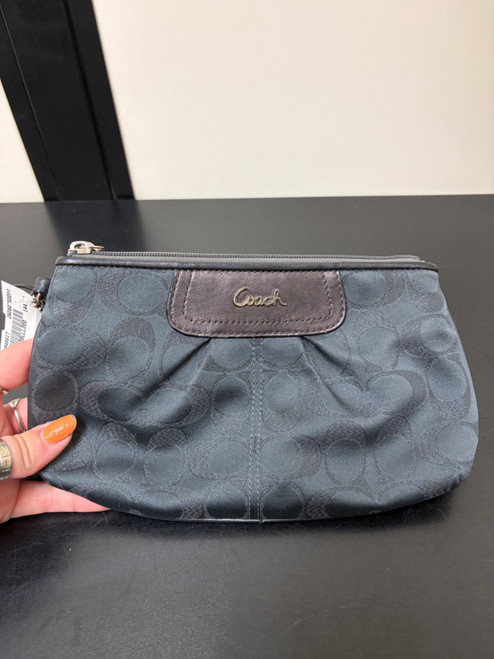 Vist Large View of Product Image Which is Used Coach Small Handbag