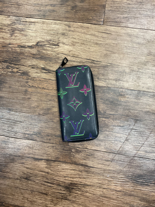 Vist Large View of Product Image Which is Used Louis Vuitton Leather Wallet