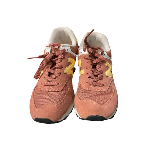 Vist Large View of Product Image Which is Used New Balance Casual Shoes 7.5