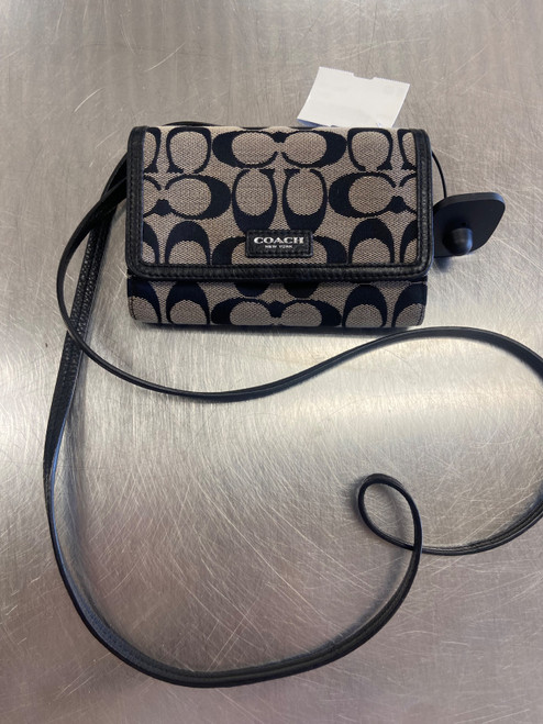 Vist Large View of Product Image Which is Used Coach Small Handbag