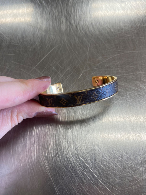 Vist Large View of Product Image Which is Used Louis Vuitton Bracelet