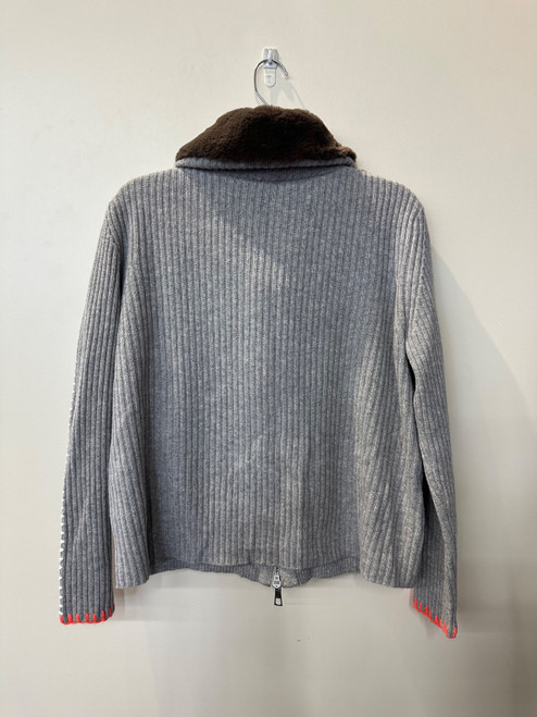 Vist Large View of Product Image Which is Used Unbranded Lightweight Sweater M-8/10