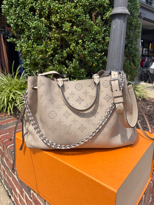 Vist Large View of Product Image Which is Used Louis Vuitton Bella tote large Leather Handbag