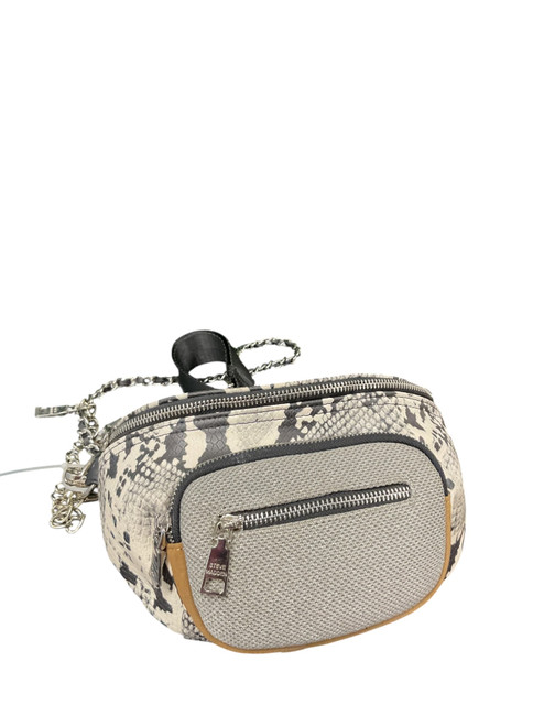Vist Large View of Product Image Which is Used Steve Madden Small Handbag