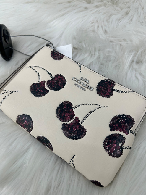 Vist Large View of Product Image Which is Used Coach Wristlet