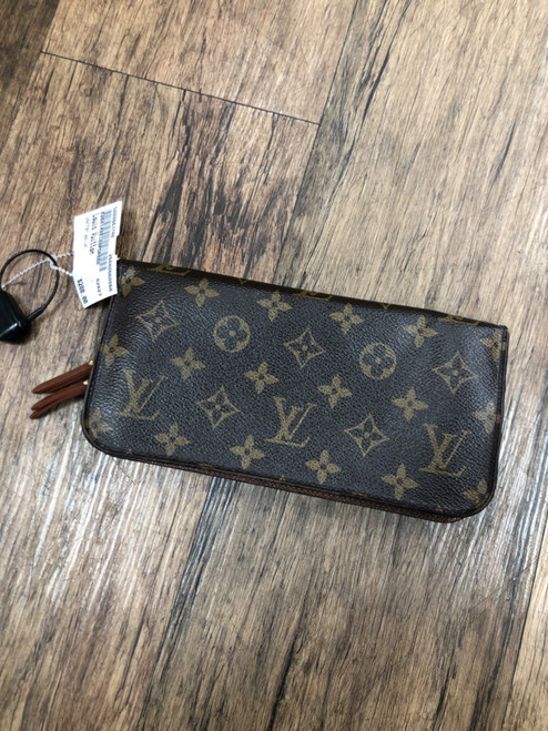 Vist Large View of Product Image Which is Used Louis Vuitton Leather Wallet
