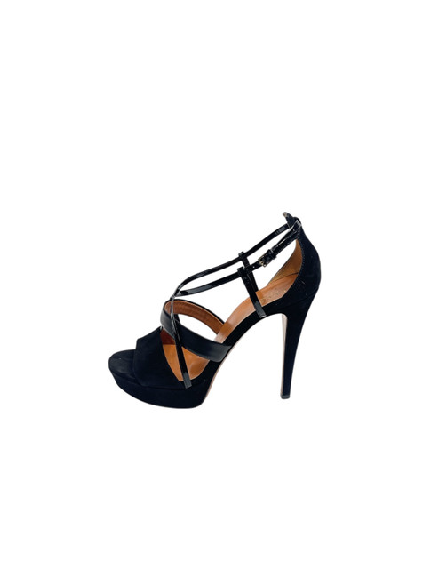 Vist Large View of Product Image Which is Used Gucci High Heels 7