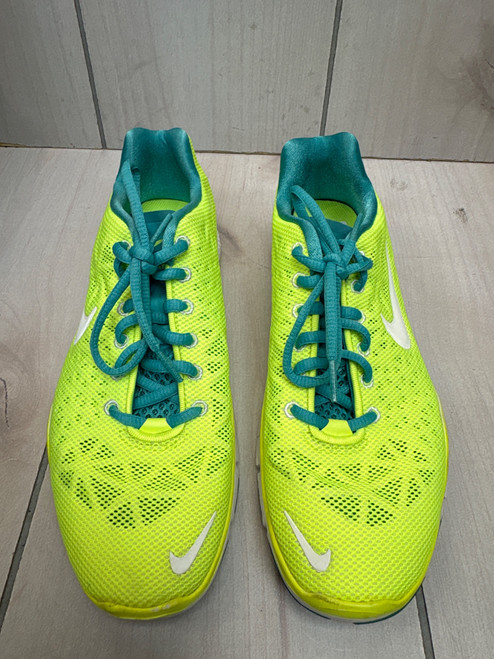 Vist Large View of Product Image Which is Used Nike Performance Shoes 9.5