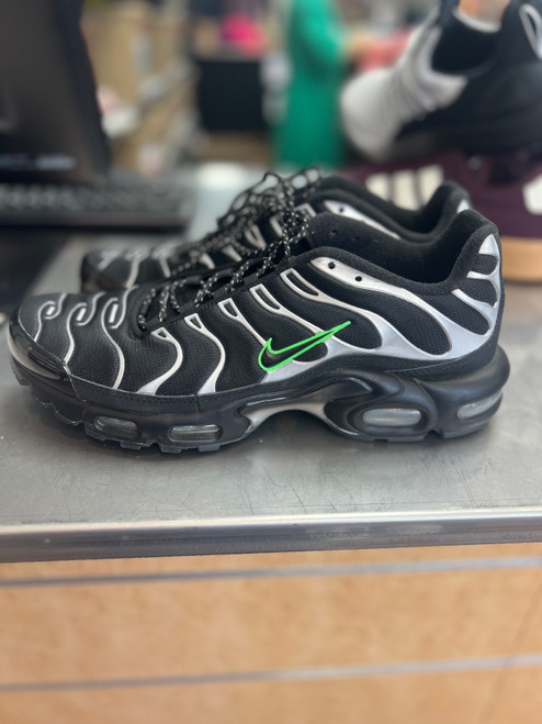 Vist Large View of Product Image Which is Used Nike Mens Athletic Shoes 10