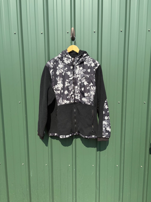 Vist Large View of Product Image Which is Used The North Face Short Light Jacket XXL-20