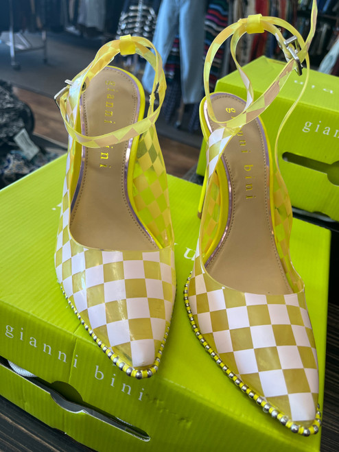 Vist Large View of Product Image Which is Used Gianni Bini Low Heels 7.5