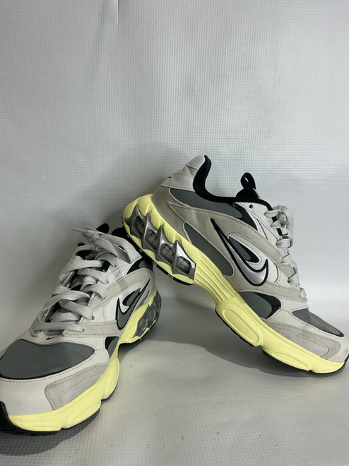 Vist Large View of Product Image Which is Used Nike Performance Shoes 8