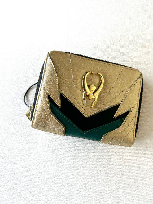Vist Large View of Product Image Which is Used Unbranded Leather Wallet