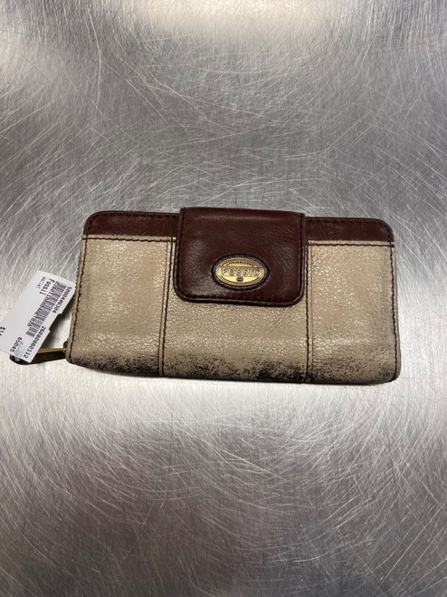 Vist Large View of Product Image Which is Used Fossil Wallet