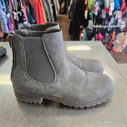 Vist Large View of Product Image Which is Used Maurices Ankle Boots 9.5