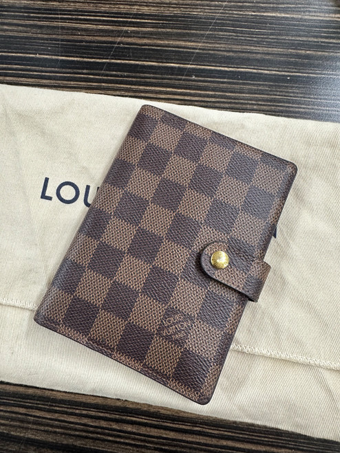 Vist Large View of Product Image Which is Used Louis Vuitton Leather Wallet