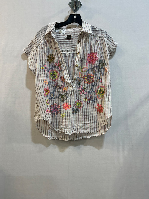 Vist Large View of Product Image Which is Used Pilcro Short Sleeve Top XS-0/2