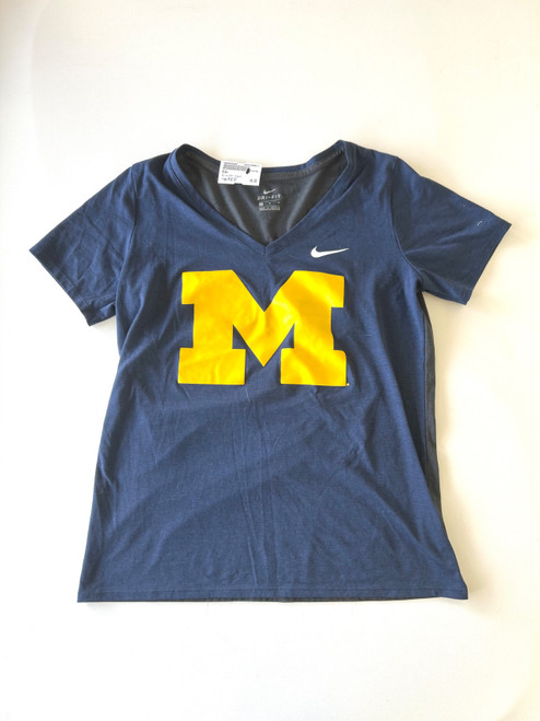 Vist Large View of Product Image Which is Used Nike Active Short Sleeve M-8/10