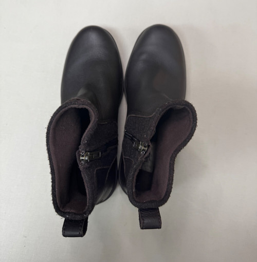 Vist Large View of Product Image Which is Used Ugg Australia Ankle Boots 9