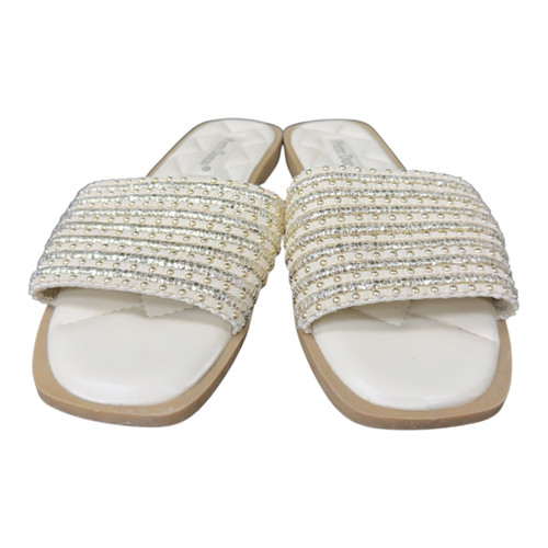 Vist Large View of Product Image Which is Used Pierre Dumas Flats 6