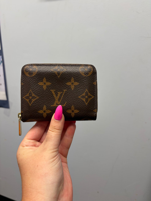 Vist Large View of Product Image Which is Used Louis Vuitton Leather Wallet