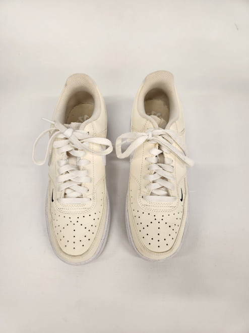 Vist Large View of Product Image Which is Used Nike Casual Shoes 7.5