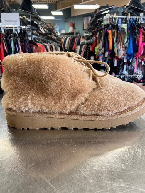 Vist Large View of Product Image Which is Used Ugg Australia Mens Boots 11