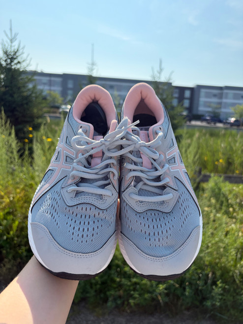 Vist Large View of Product Image Which is Used Asics Performance Shoes 9.5