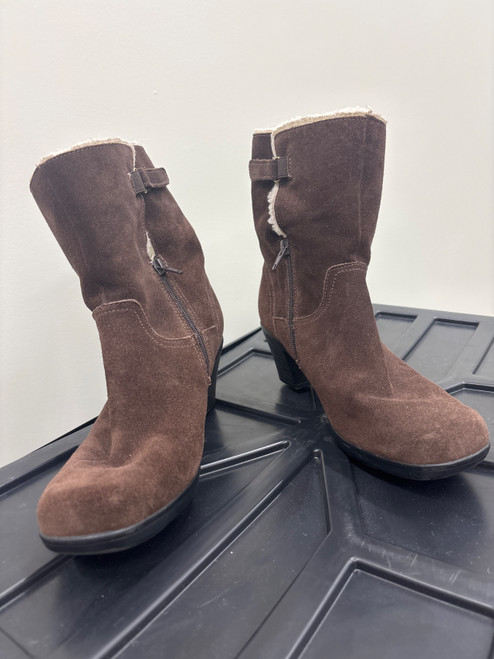 Vist Large View of Product Image Which is Used Clarks Ankle Boots 9