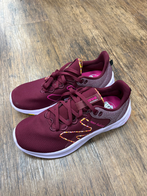 Vist Large View of Product Image Which is Used New Balance Performance Shoes 8.5