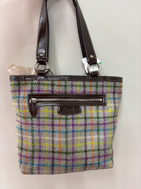 Vist Large View of Product Image Which is Used Coach Small Handbag