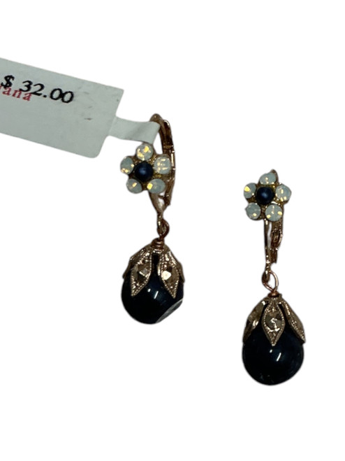 Vist Large View of Product Image Which is Used Mariana Earrings