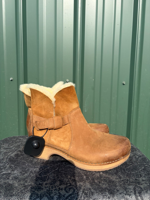 Vist Large View of Product Image Which is Used Dansko Clogs 6.5