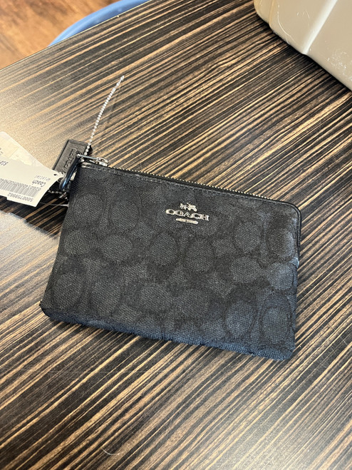 Vist Large View of Product Image Which is Used Coach Leather Wallet