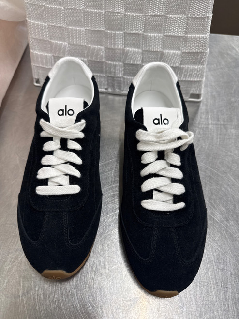 Vist Large View of Product Image Which is Used Black Alo Yoga Performance Shoes 10