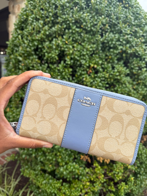 Vist Large View of Product Image Which is Used Coach Leather Wallet