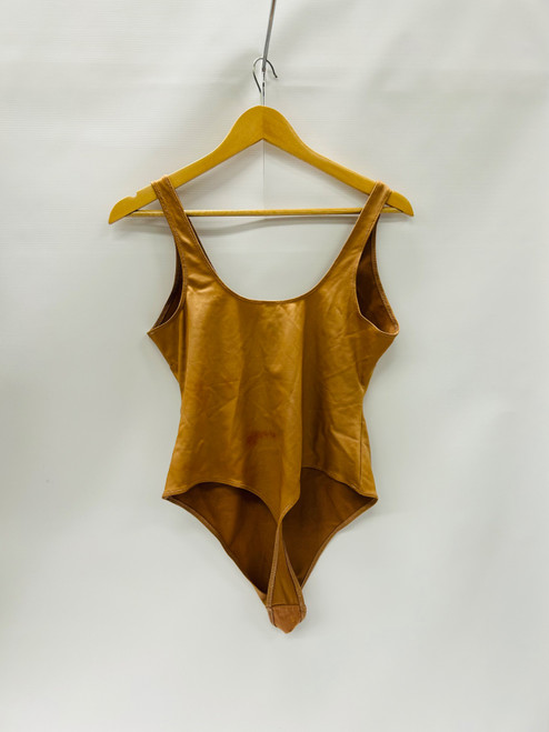 Vist Large View of Product Image Which is Used Unbranded Tank Top L-12/14