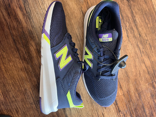 Vist Large View of Product Image Which is Used New Balance Performance Shoes 7